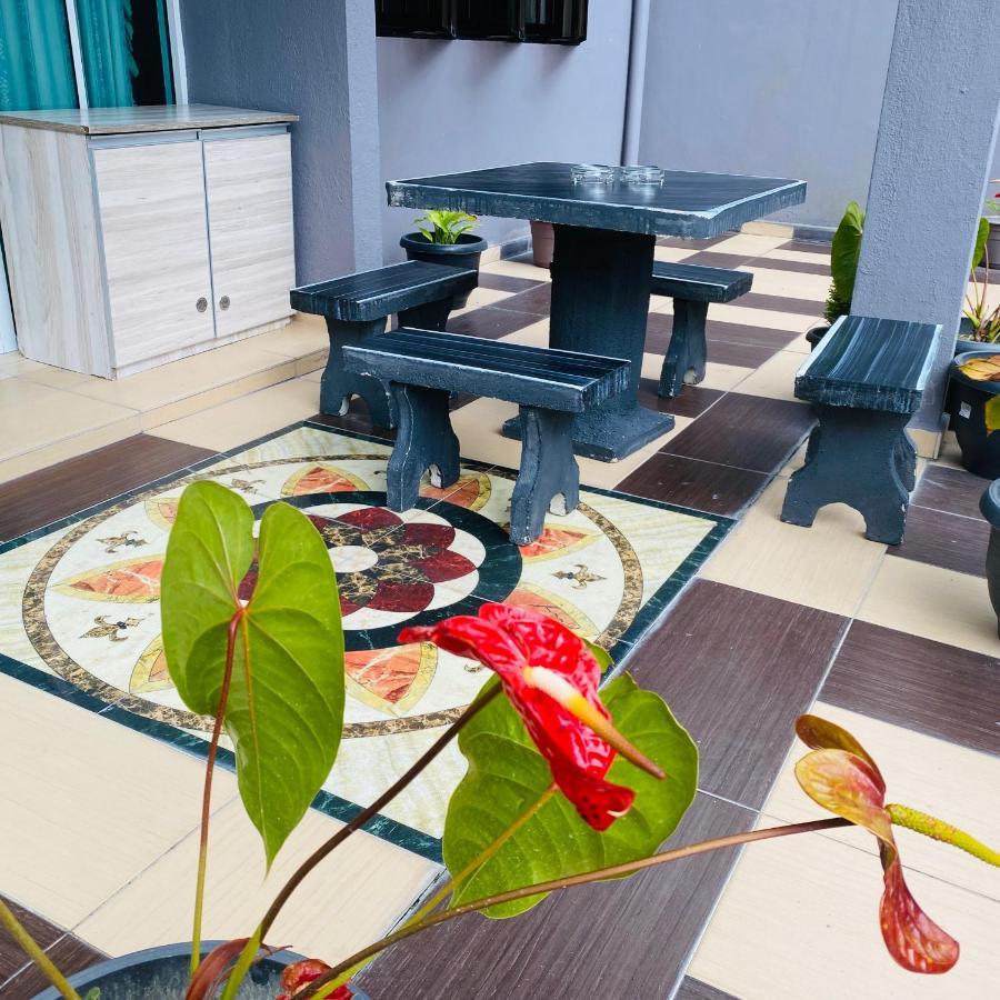 Отель 100 Oastel Coliving Танах-Рата Экстерьер фото